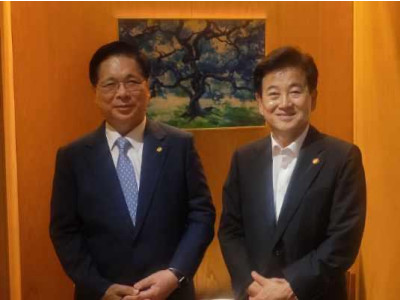 이영훈 목사, 정동영 통일부장관 만나 평양심장병원 건축 공사 재개 논의